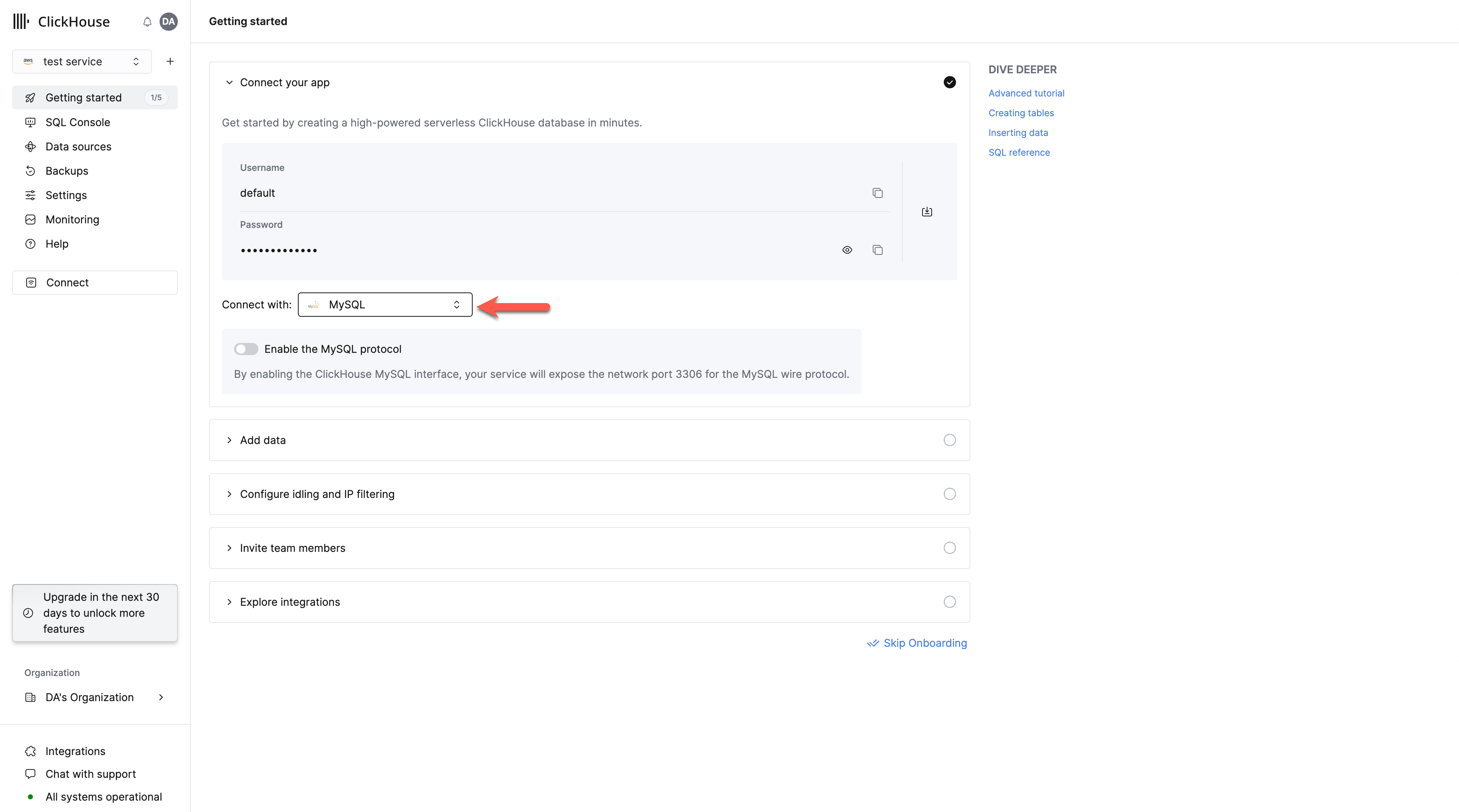 Экран учетных данных ClickHouse Cloud с выпадающим с�писком выбора интерфейса MySQL